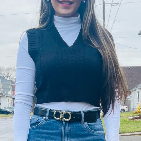 Black Sweater ❤️ - Picture 3 of 4